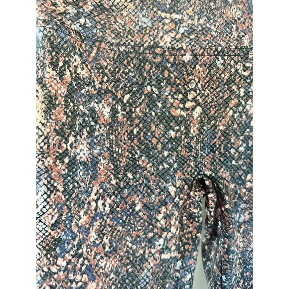 SPANX FAUX LEATHER SNAKE SHINE LEGGINGS Mocha Snake Print Medium NWOT - Picture 9 of 9